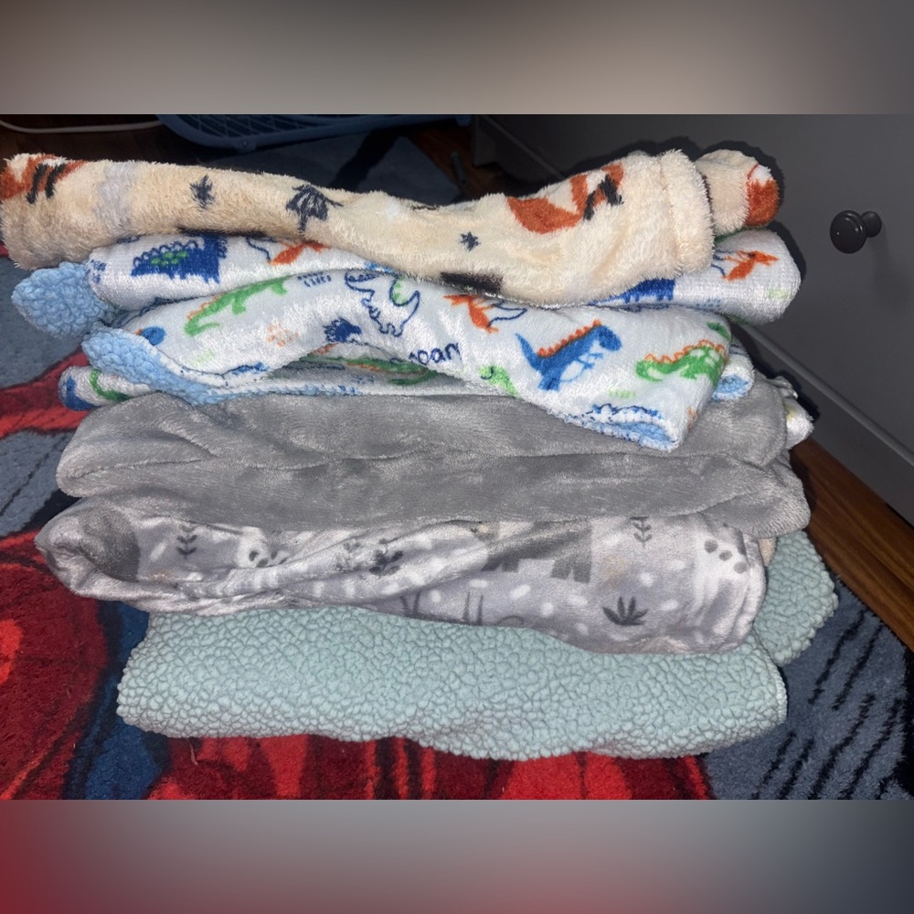 Cozy Fleece Blanket Set